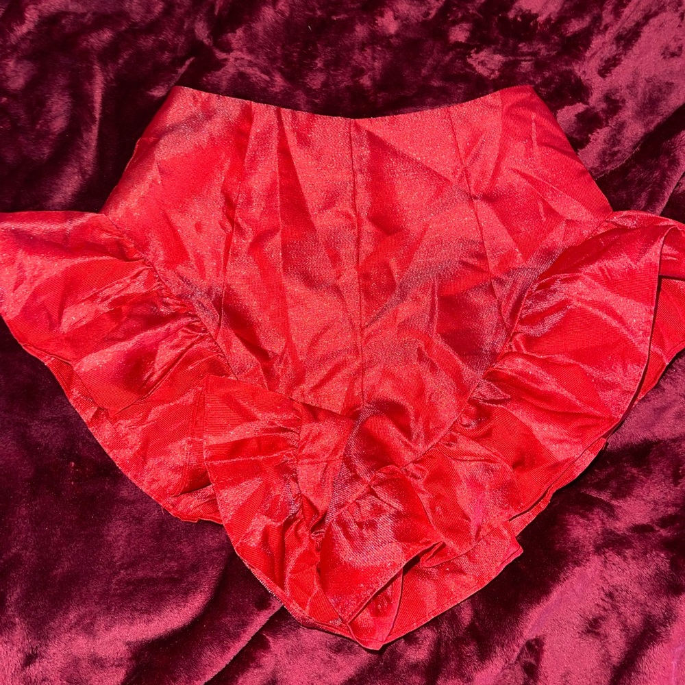 Two piece red short set